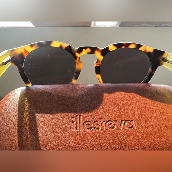 Illesteva Leonard - Custom Sunglasses - Matte Tortoise/Translucent Yellow Frame - Picture 8 of 12